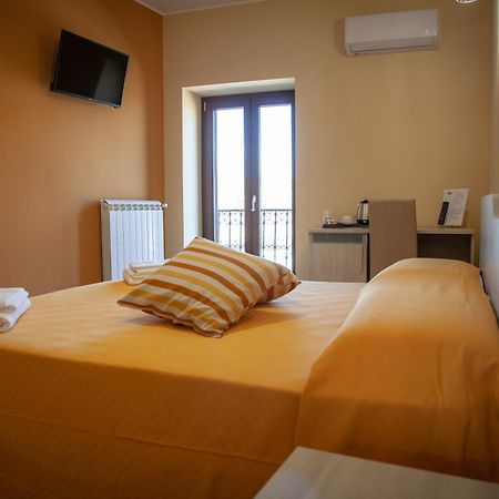 Al Centro Casa Vacanze Mistretta Ruang foto