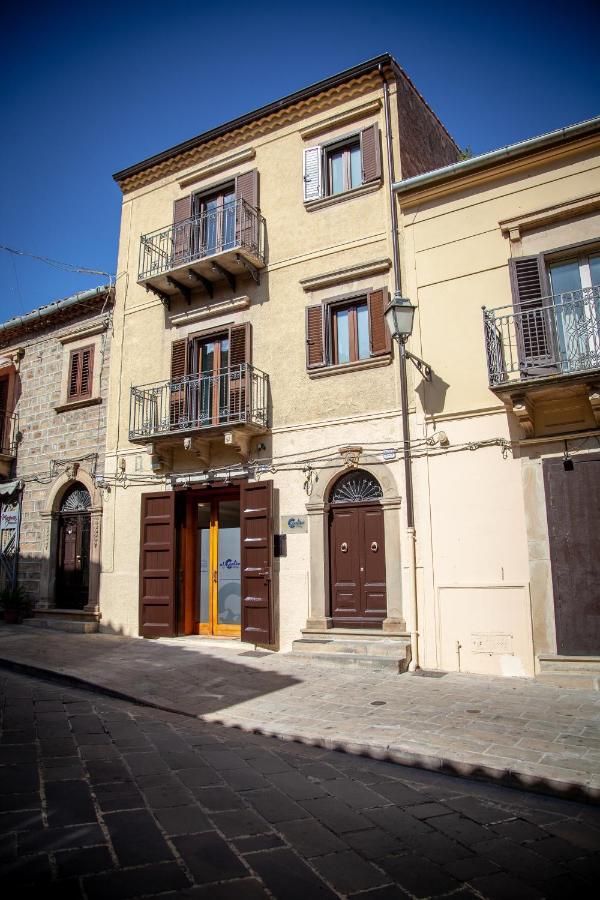 Al Centro Casa Vacanze Mistretta Bagian luar foto