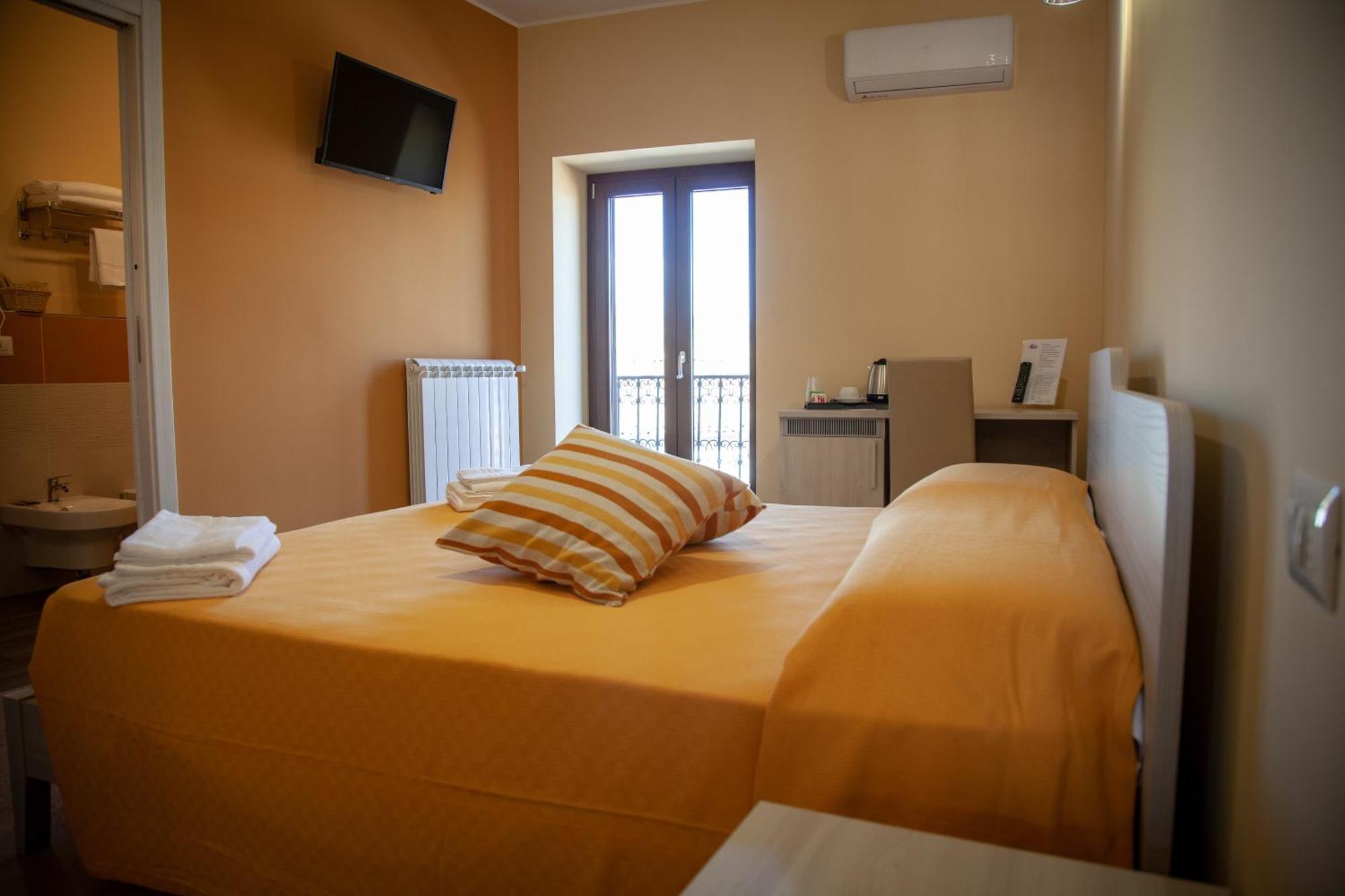 Al Centro Casa Vacanze Mistretta Ruang foto